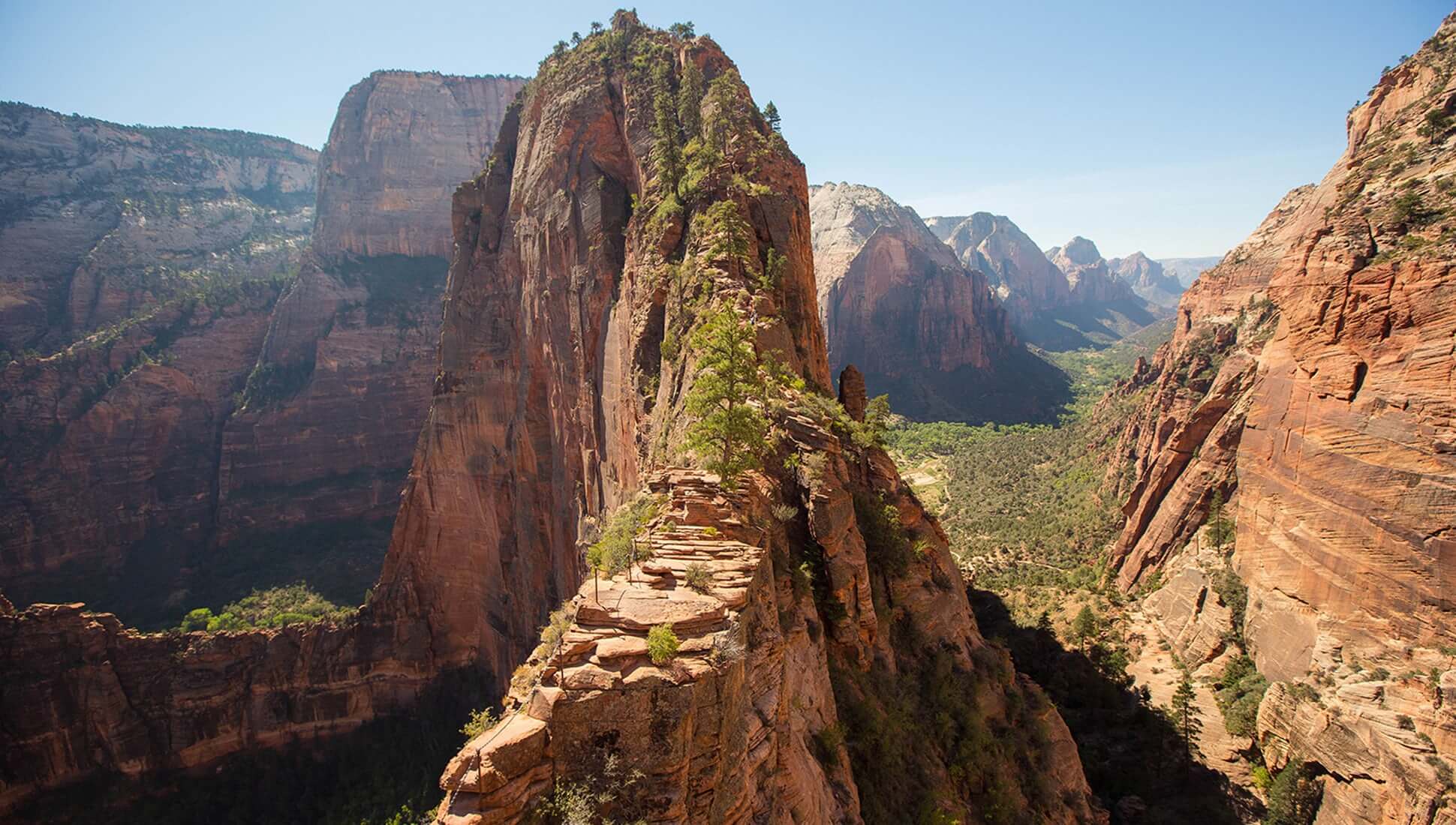 Zion national park, huge peaks and views at roofnest national park highlight